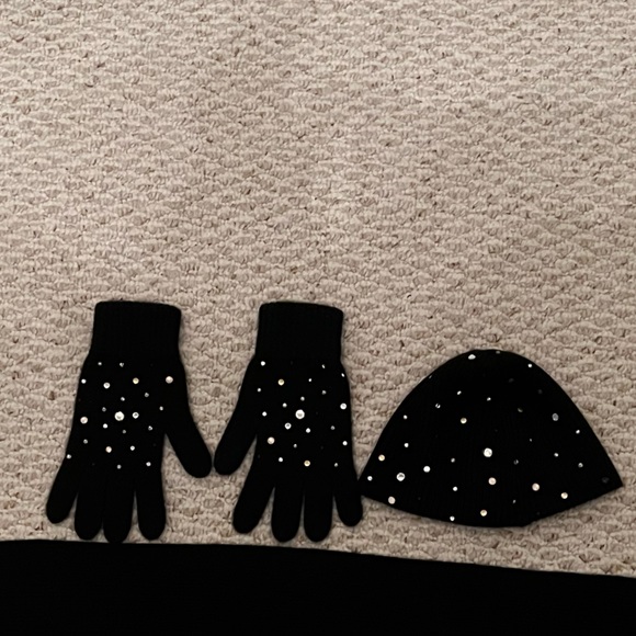 William Sharp NWOT Cashmere Crystal Embellished Hat, Scarf And Gloves - Picture 4 of 5